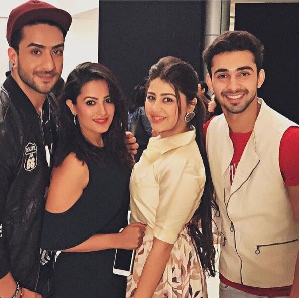 OMG! FEMALE FAN SLITS her wrist for 'Yeh Hai Mohabbatein' actor Aly Goni in Indonesia!