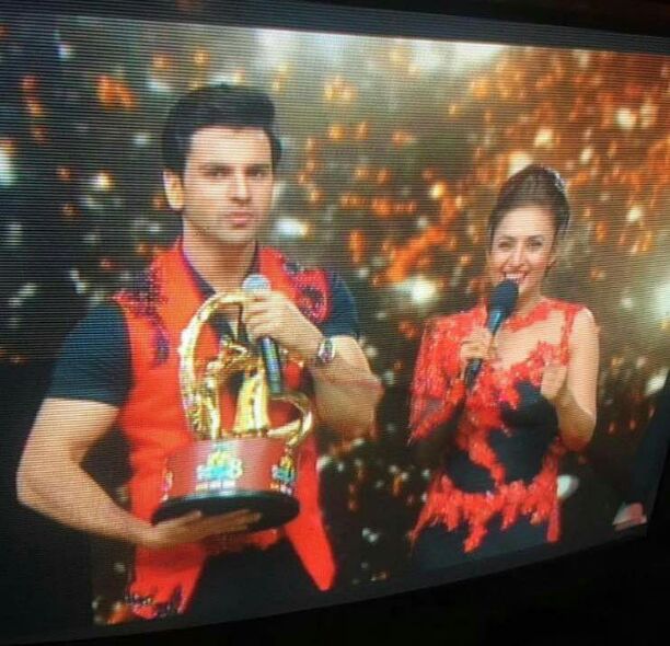 CONGRATULATIONS! PIC: Divyanka Tripathi & Vivek Dhaiya WIN #NachBaliye8; Beat Sanaya-Mohit & Sanam-Abigail in Grand FINALE!