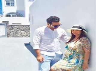 PREGNANT Esha Deol's rocking BABY MOON with hubby Bharat Takhtani in Greece!