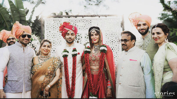 Mandana's family pic from her wedding 