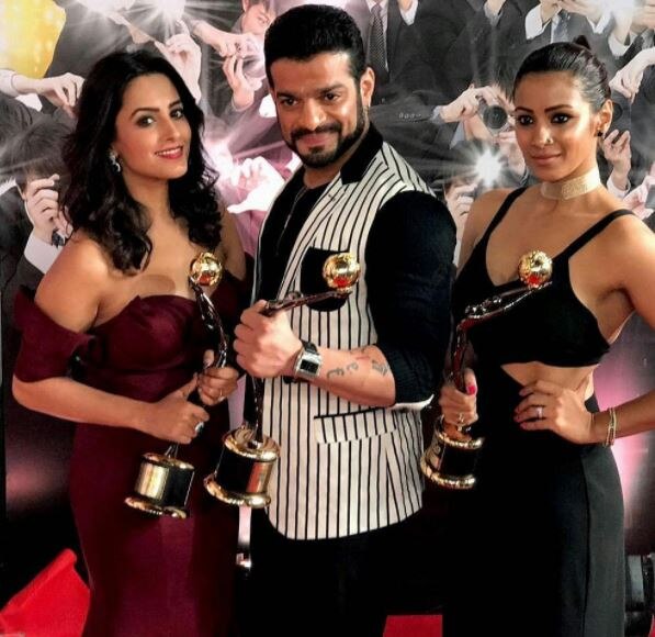 Zee Gold Awards 2017 Full Winners List: IN PICS- 'Naagin' Mouni Roy, YHM stars Divyanka- Karan WIN TOP awards; Check out actors posing with their trophies!