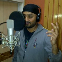 Off-spinner Harbhajan Singh to record a song with 'Tum Hi Ho' composer Mithoon