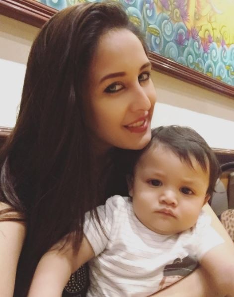 TV actress Chahatt Khanna who gave birth to baby girl last year is PREGNANT again; flaunts BABY BUMP!