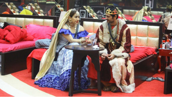 Bigg Boss 11, Day 10: CAT-FIGHT in the house begins as Arshi Khan calls Sapna 'Nachnewali'; Hiten picks the wrong queen & is out of the captaincy task!