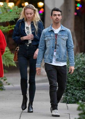 Game of Thrones' actress Sophie Turner ENGAGED to singer beau Joe Jonas!