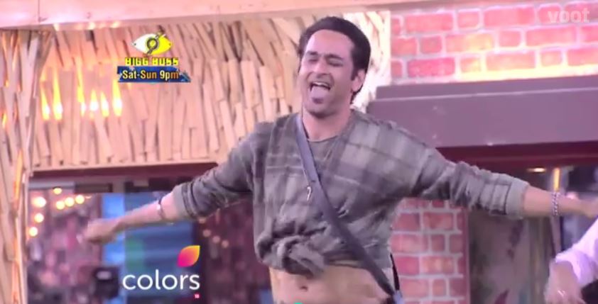 Bigg Boss 11: Vikas, Priyank & Hiten try to impress Katrina Kaif with their BELLY DANCE!