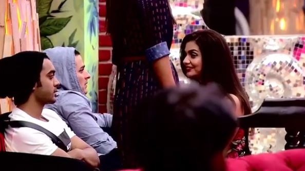 WATCH: BIGG BOSS 11- Priyank Sharma cries his heart out on seeing Divya Agarwal; EX-LOVERS share an emotional bond! PATCH UP on cards?