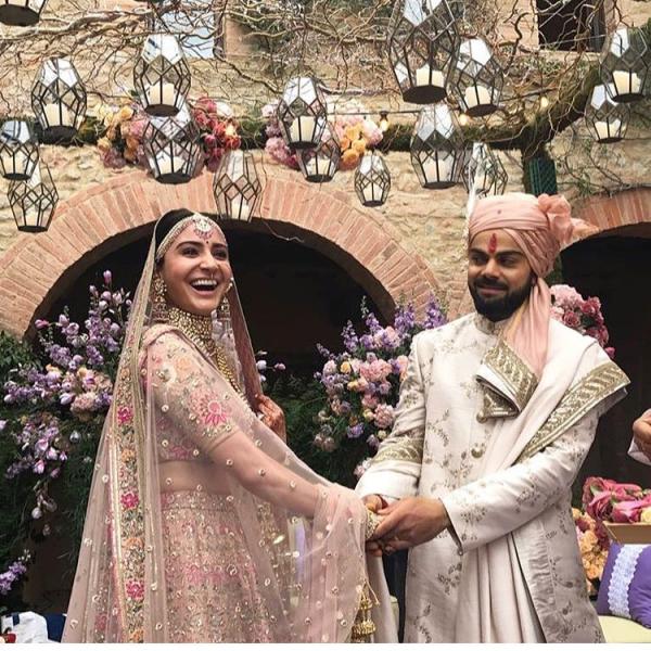 WATCH: Anushka Sharma's BRIDAL entry to her groom Virat Kohli at the ...