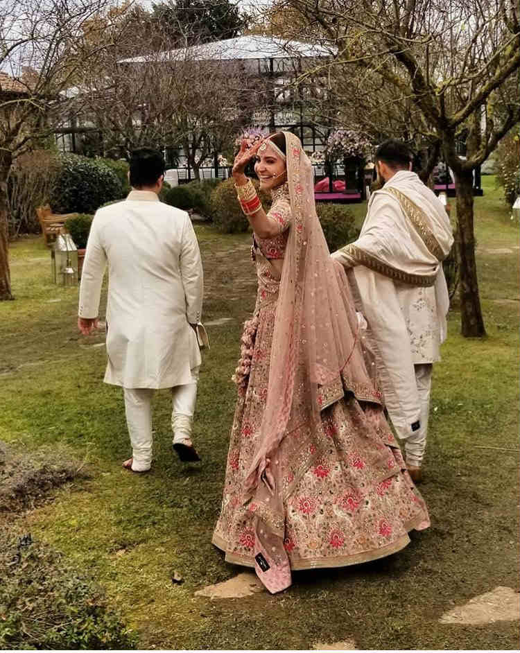 #VirushkaWedding: WATCH Anushka Sharma's 'bidaai' video post wedding with Virat Kohli is just too cute!