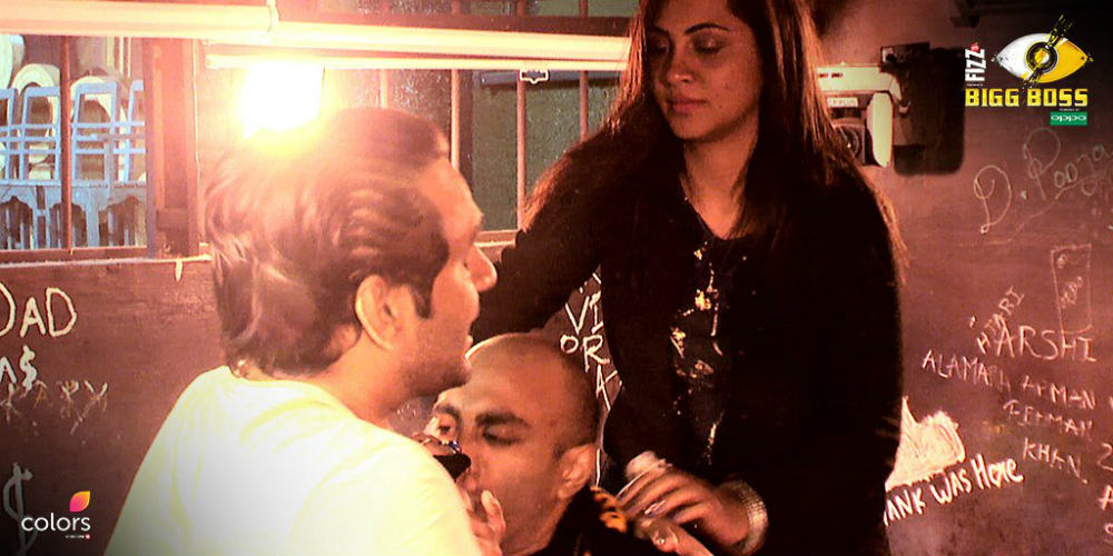 Bigg Boss 11: Vikas Gupta & Akash Dadlani get into PHYSICAL FIGHT; will they be THROWN OUT of the house?