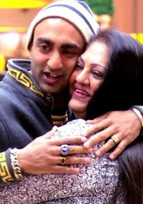 Bigg Boss 11: Akash Dadlani's mother LASHES OUT at Vishal Dadlani; VOWS to EXPOSE him after the show!