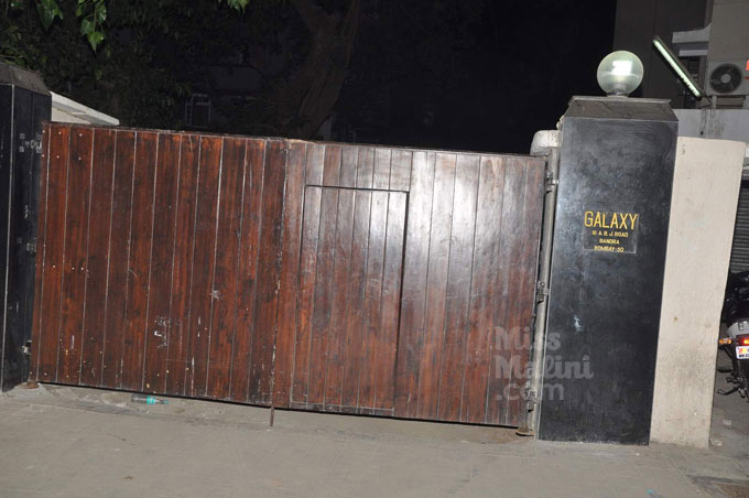 Bigg Boss 11: Arshi Khan spotted outside Salman Khan's house Galaxy apartments; Denied entry!