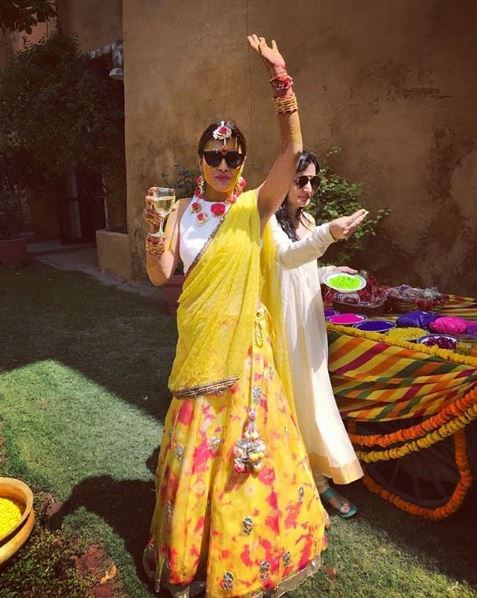 FIRST PICS & VIDEOS from Shriya Saran & Andrie's PRIVATE wedding are OUT now!