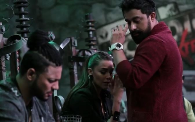 MTV Roadies Xtreme: Judges- Raftaar & Neha Dhupia break down to tears on hearing tragic story of this Pune contestant!