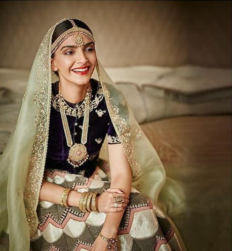 Sonam Kapoor to TIE the KNOT with beau Anand Ahuja in May in Geneva?