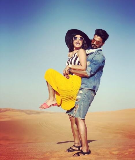 PICS & VIDEOS: TV actress Hina Khan gets COZY & ROMANTIC with boyfriend Rocky in the dessert of Dubai!