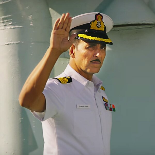 Akshay Kumar auctioning 'Rustom' uniform for charity!