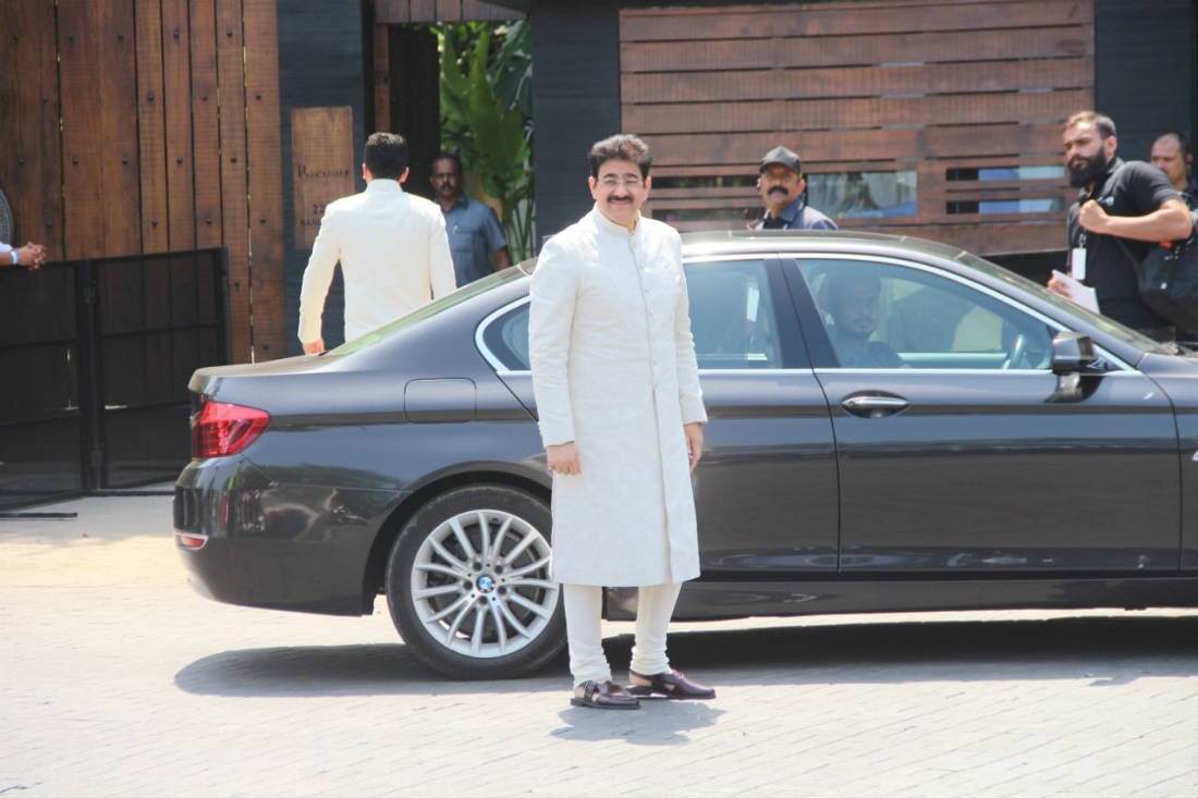 Sonam Kapoor's wedding: Here's the FIRST LOOK of GROOM Anand Ahuja; Daddy Anil Kapoor and other guests arrive at the venue!