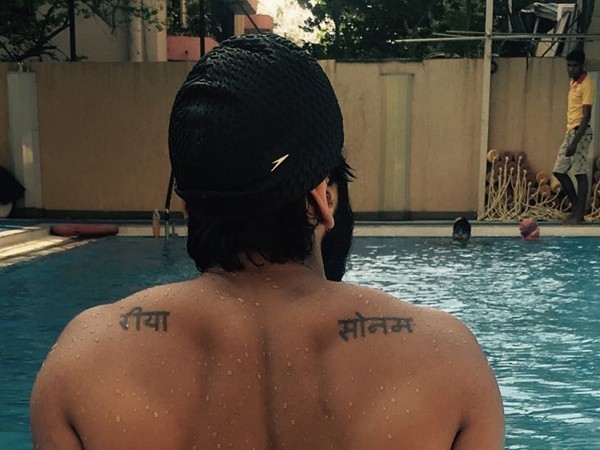 Akshay Kumar & Harshvardhan Kapoor flaunting their family love in their  tattoos posing inside water has made our Monday