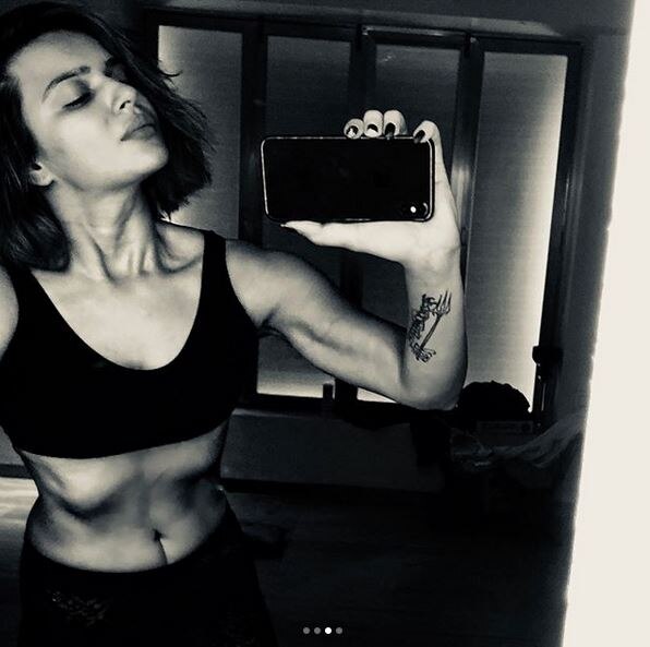 Aashka Goradia FLAUNTS her abs in a HOT PICTURE