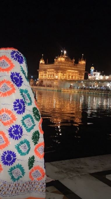 PICS: Sanjeeda Shaikh visits Golden Temple to seek blessings with her family!