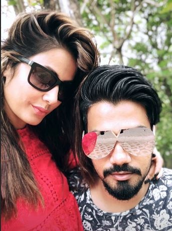 IN PICS: TV beauty Hina Khan CHILLING with BOYFRIEND Rocky in Goa!