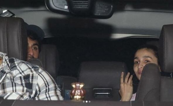 Ahem! Alia Bhatt enjoys DINNER DATE with BF Ranbir Kapoor & family; SEE PICS HERE
