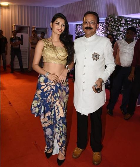 EX Bigg Boss contestant Sonali Raut BLASTED for wearing BOLD OUTFIT at Baba Siddique's Iftar party 2018!