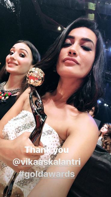 Gold Awards 2018 winners list: Jennifer, Nakuul, Hina, Mouni & others posing with their trophies!