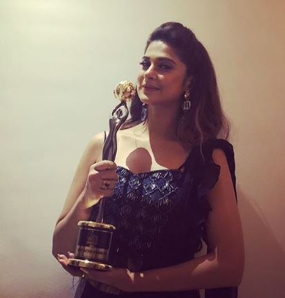 Gold Awards 2018 winners list: Jennifer, Nakuul, Hina, Mouni & others posing with their trophies!