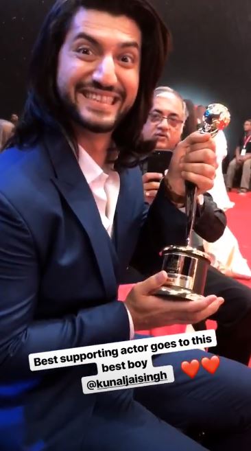 Gold Awards 2018 winners list: Jennifer, Nakuul, Hina, Mouni & others posing with their trophies!