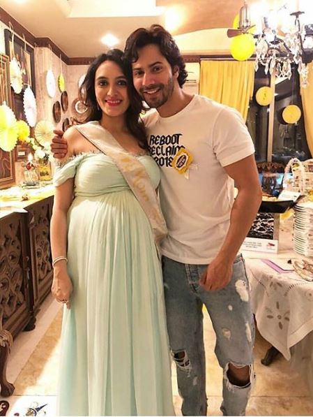 Chachu Varun Dhawan shares the FIRST PIC of his newborn niece posing with the Dhawans!