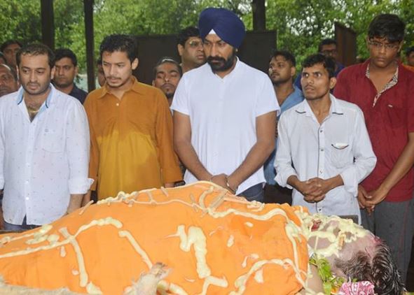 Dr Haathi’s funeral: Taarak Mehta Ka Ooltah Chashmah team's tearful goodbye to late actor[INSIDE PICS & VIDEOS]