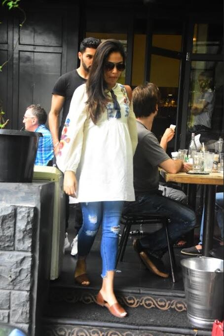 Mira Rajput FLAUNTS her BABY BUMP post lunch