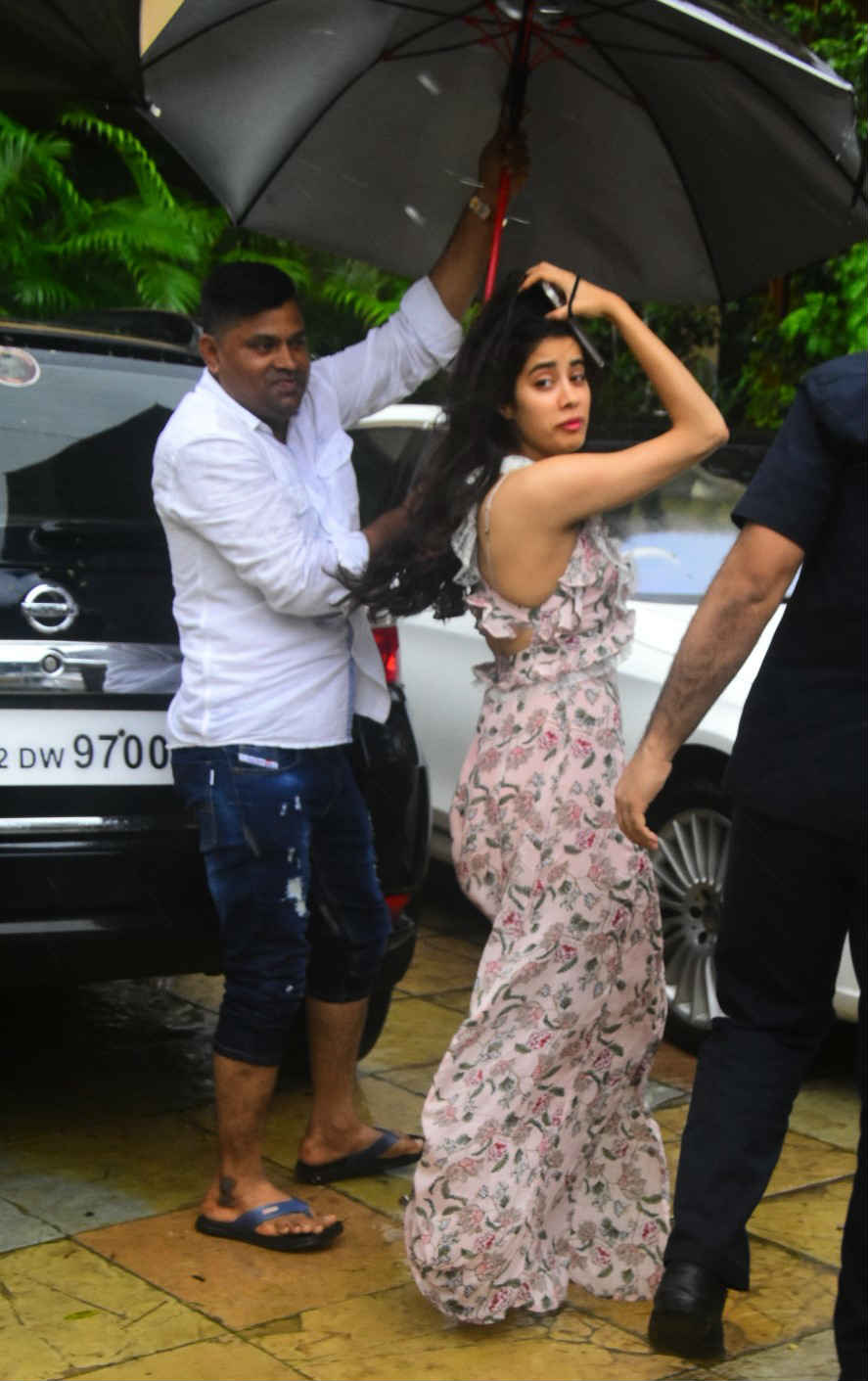 INSIDE PICS from Shahid Kapoor's pregnant wife Mira Rajput's BABY SHOWER; Janhvi Kapoor, Ishaan & others attend!