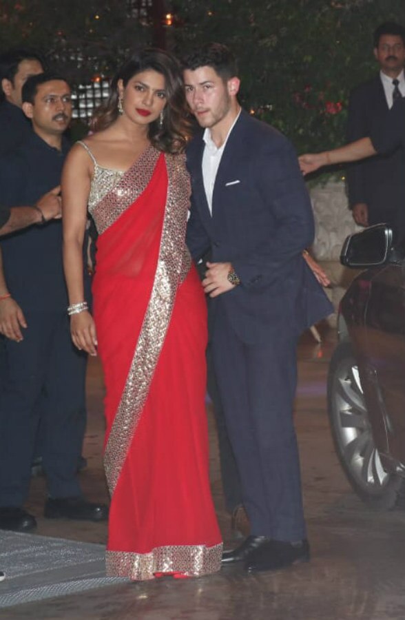 Priyanka's mommy Madhu Chopra reacts on her MARRIAGE with Nick Jonas!