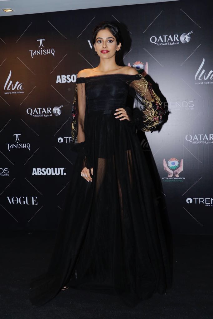 Vogue Beauty Awards 2018: Janhvi Kapoor, Katrina Kaif, Kangana, Sonakshi and other DIVAS raise OOMPH on the RED CARPET!