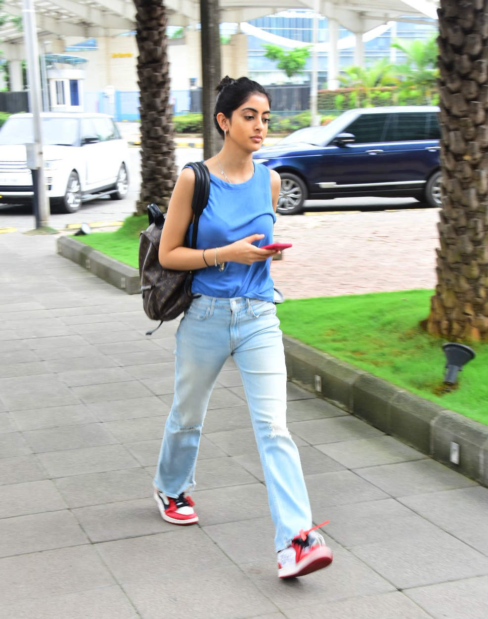 PICS: Amitabh Bachchan’s granddaughter Navya Naveli Nanda redefines beauty in her no makeup look on Sunday!