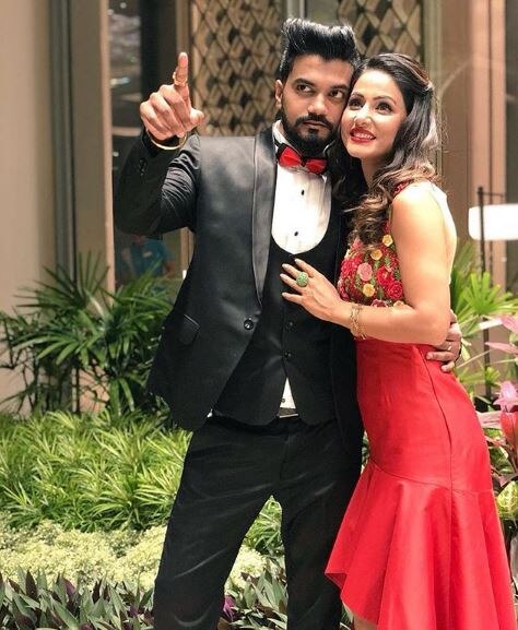 Hina Khan & boyfriend Rocky Jaiswal's pool romance is too hot to handle!