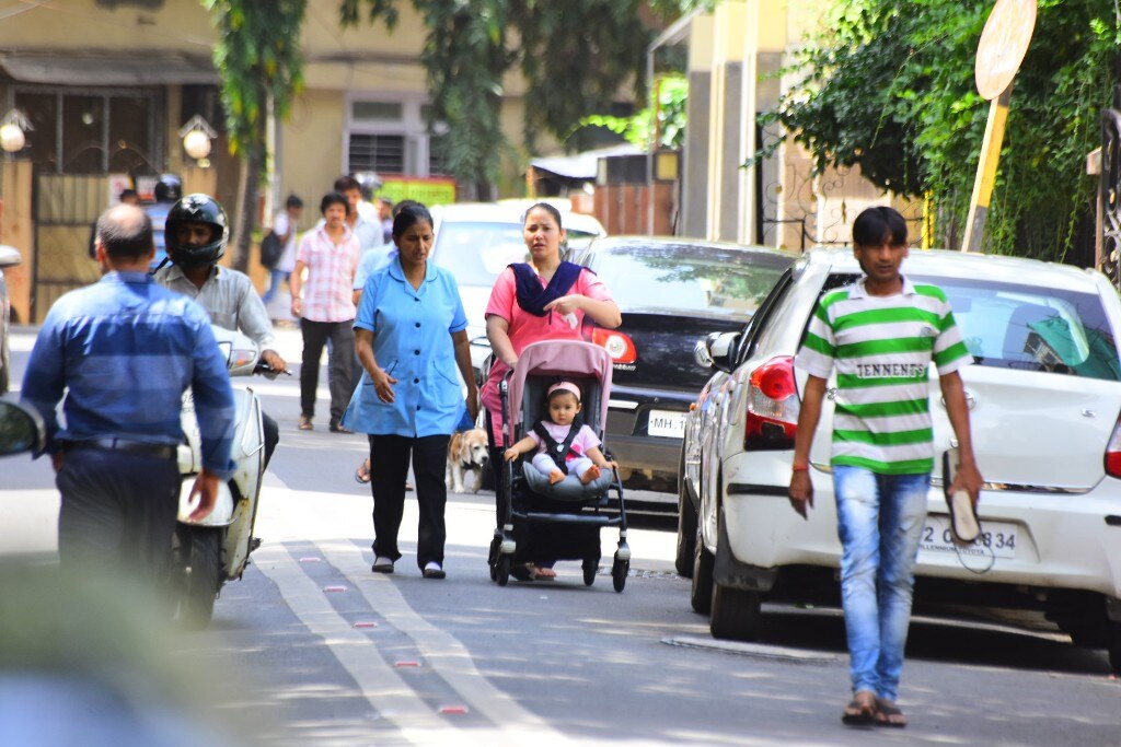 Cousins Taimur-Inaaya make cute spottings in the city; Former cutely sticks his tongue out for the paps!