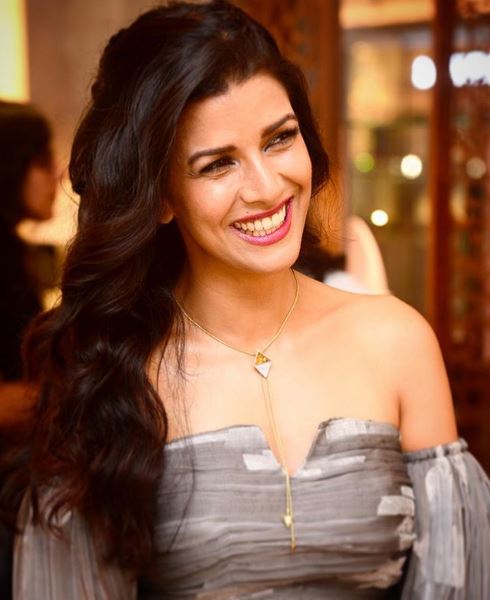 Nimrat Kaur dating former cricketer Ravi Shastri? The 'Lunchbox' actress finally reacts!