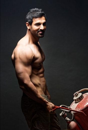 Not Shahid Kapoor but John Abraham & Imran Khan were first considered for 'Batti Gul Meter Chalu'!