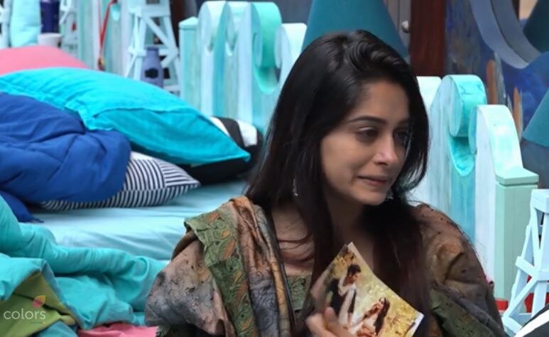 Bigg Boss 12: Dipika Kakar BREAKS DOWN in TEARS in front of Sreesanth & the reason will make you go AWWW!