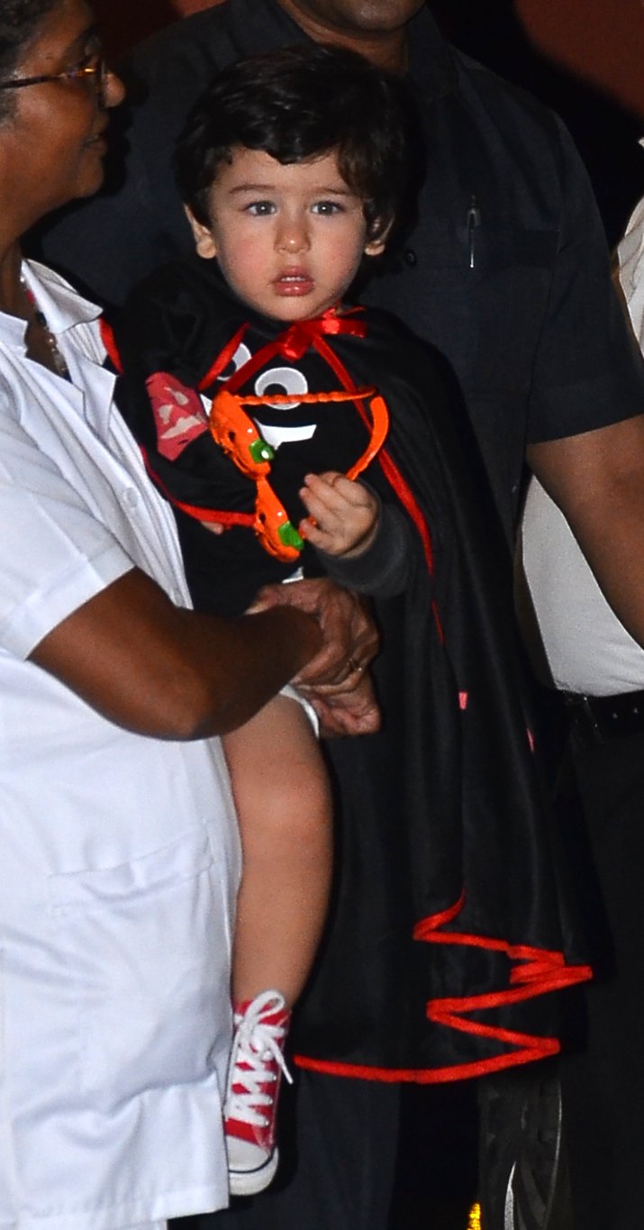 AWWW! Baby Taimur Ali Khan says NO to media persons for clicking him after Halloween party[WATCH VIDEO]