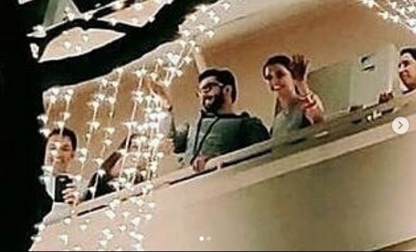 Deepika Padukone-Ranveer Singh greet fans from their Bengaluru residence