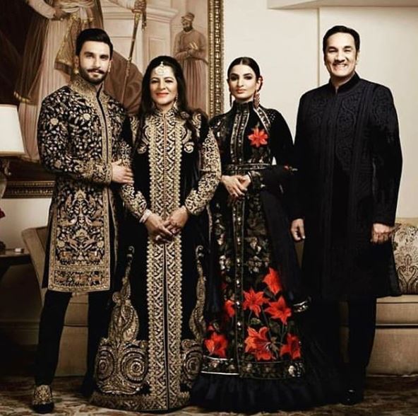 OH MY MOM! Ranveer Singh's mother Anju Bhavnani DAZZLES at #DeepVeer's Mumbai reception!