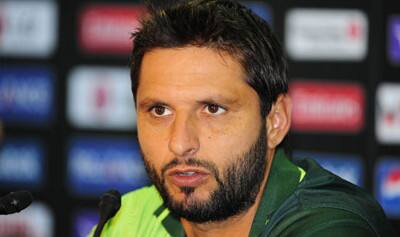 આફ્રીદીએ બન્ને દેશની વચ્ચે શાંતિની તરફેણ કરી છે. આફ્રીદીએ કહ્યું કે,પાકિસ્તાન એક શાંતિપ્રિય દેશ છે. જ્યારે વાતચીતથી કોઈ વાતનું સમાધાન લાવી શકાય તો ઉગ્રવાદી પગલા લેવાની શી જરૂર છે. પાકિસ્તાન સૌ સાથે સારા સંબંધ ઈચ્છે છે. જ્યારે બે પાડોશી લડી રહ્યા હોય તો બન્નેના ઘર તેની અસર પડે છે.