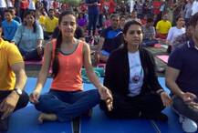 વિશ્વ યોગ દિવસ: રાષ્ટ્રપતિથી લઈને અભિનેતાએ કર્યા યોગ, જુઓ તસવીરો