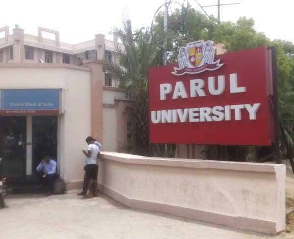 જયેશે દાવો કર્યો કે મારી સામે બળાત્કારની ફરિયાદ ખોટી છે અને મેડિકલ રિપોર્ટ પણ ખોટા છે. હું સાચો છું કેમ કે હું કોઈ વિદ્યાર્થીને સીધો મળતો નથી. હુ કૂતરા રાખુ છું એટલે મારા રૂમમાં શિક્ષકો પણ આવતાં નથી.