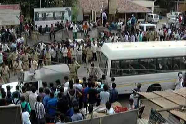 જયેશ પટેલે આડોડાઈ કરતાં મેડિકલ ટીમ જયેશના ડીએનએમ સેમ્પલ લેવામાં નિષ્ફળ ગઈ હતી. બળાત્કારનો ભોગ બનેલી વિદ્યાર્થીનીનાં કપડાં પર મળેલા પુરાવા સાથે મેચ કરવા તેમજ જયેશ પટેલ સેક્સ માટે કેટલા ફીટ છે તે ચકાસવા માટે આ ડીએનએ ટેસ્ટ જરૂરી હતા.